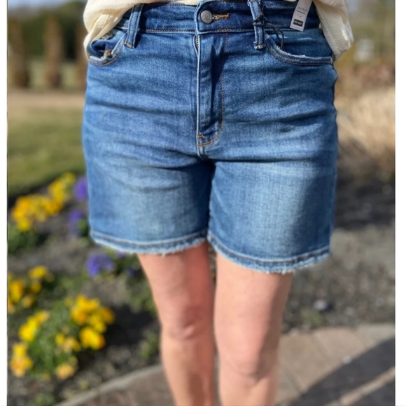 Judy Blue Mid Thigh length shorts - Picture 7 of 13